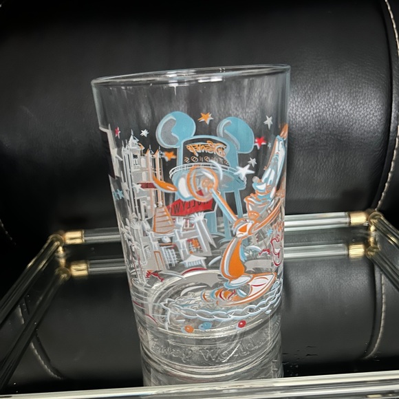 Walt Disney World Hollywood Studios MGM Glass Cup 25th Anniversary - Picture 3 of 4